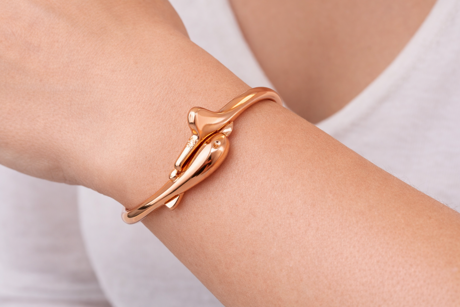 Rose Gold Plated Dolphin Clasp Bracelet
