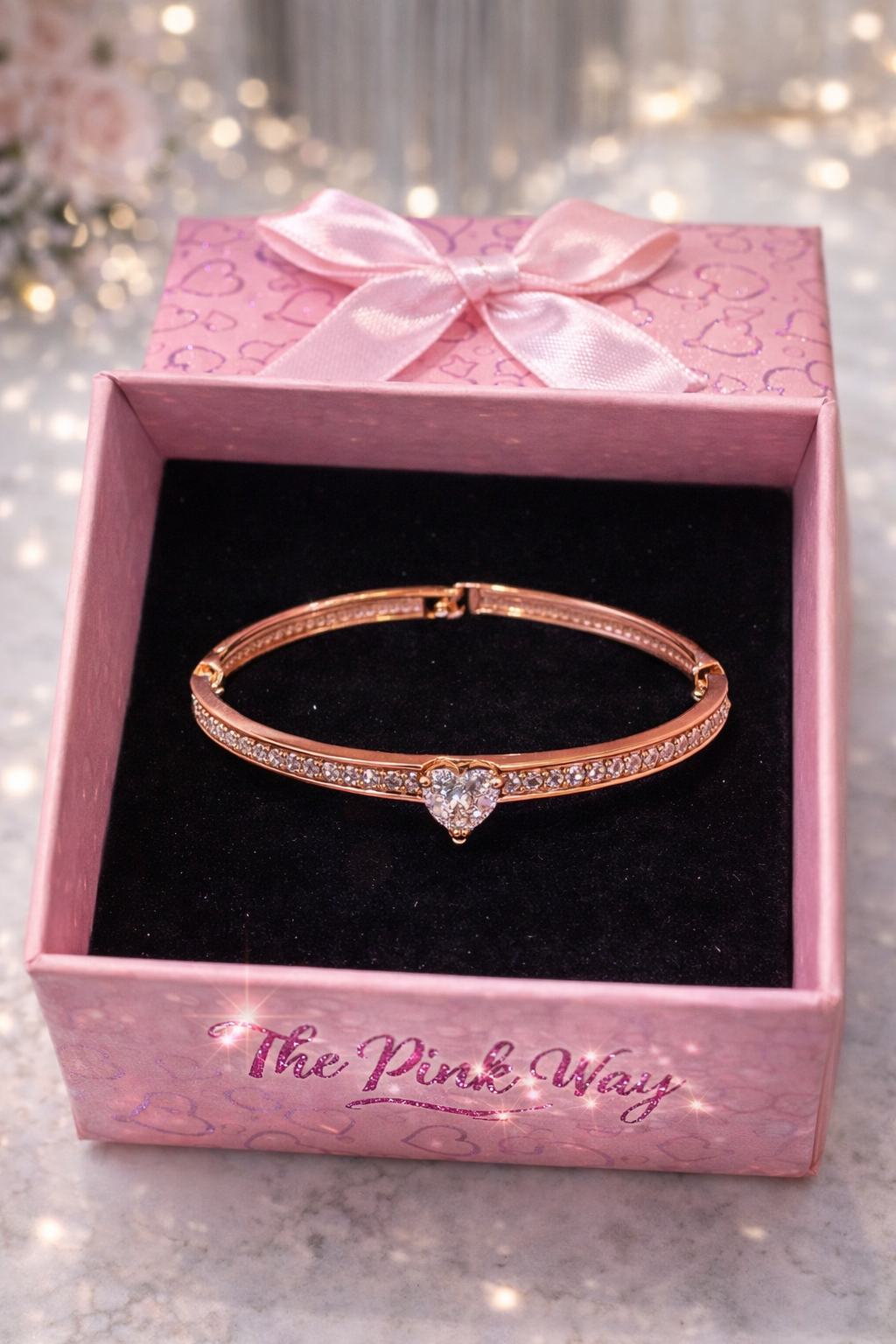 Single diamanté Heart Gold Plated Clasp Bracelet