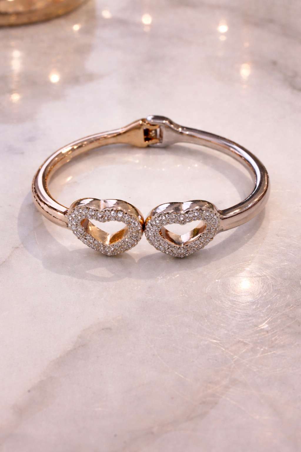 “The Heart Never Forgets” Gold & Silver Plated Clasp Heart Bracelet